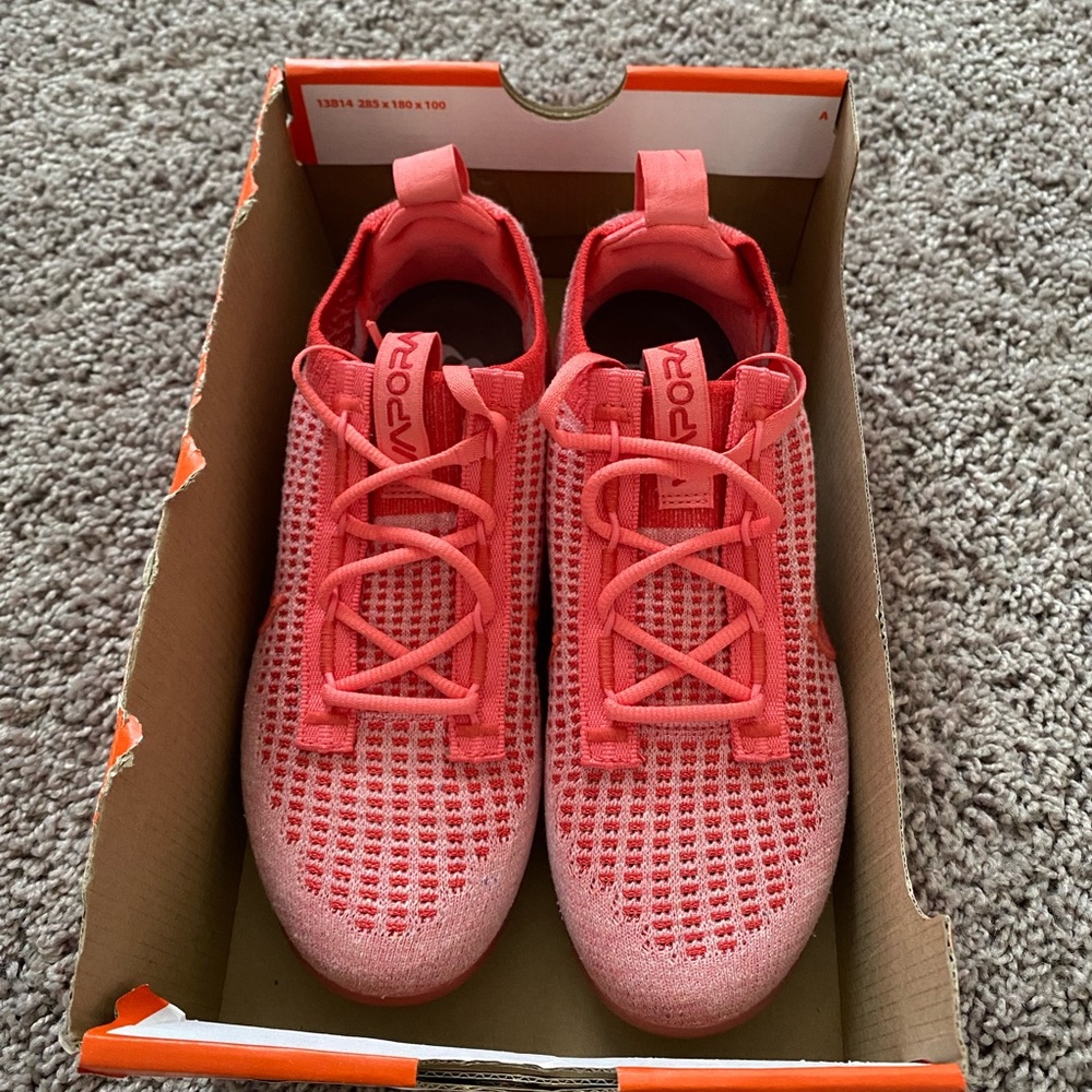 Nike Women's Air Vapormax 2021 Red Flyknit Magic Ember New DC4112 800 Size 6